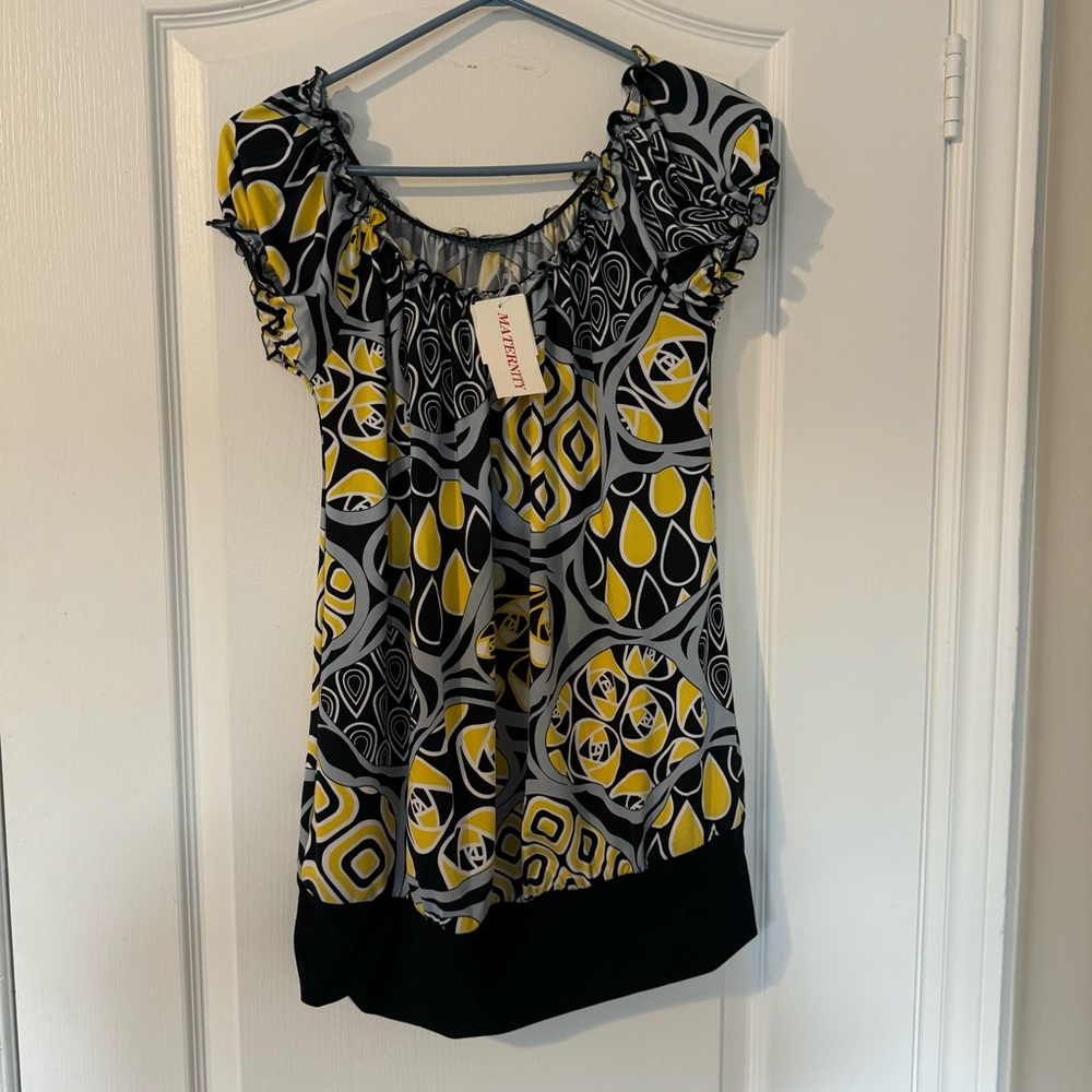 American City Wear Maternity.   multicoloured top.  Size Medium.  NWT